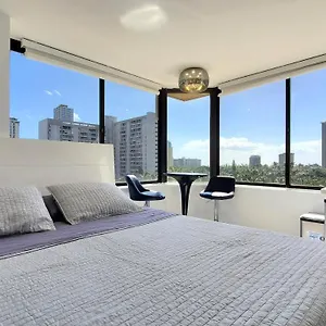Waikiki Modern No Fee Location Honolulu