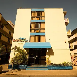 Waikiki Beachside Hostel